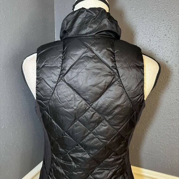 Lululemon Down For A Run Vest - Picture 10 of 12